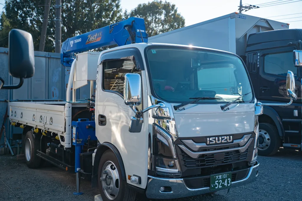 停車しているトラック